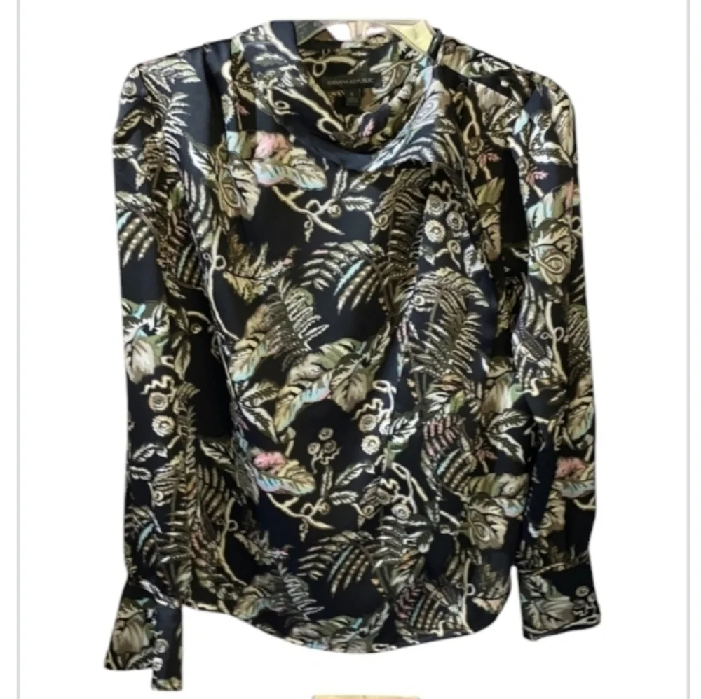 Banana Republic Women's Katinka Floral Print Business Casual Blouse size SP. - Picture 6 of 7